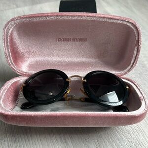 USED Miu Miu round sunglasses